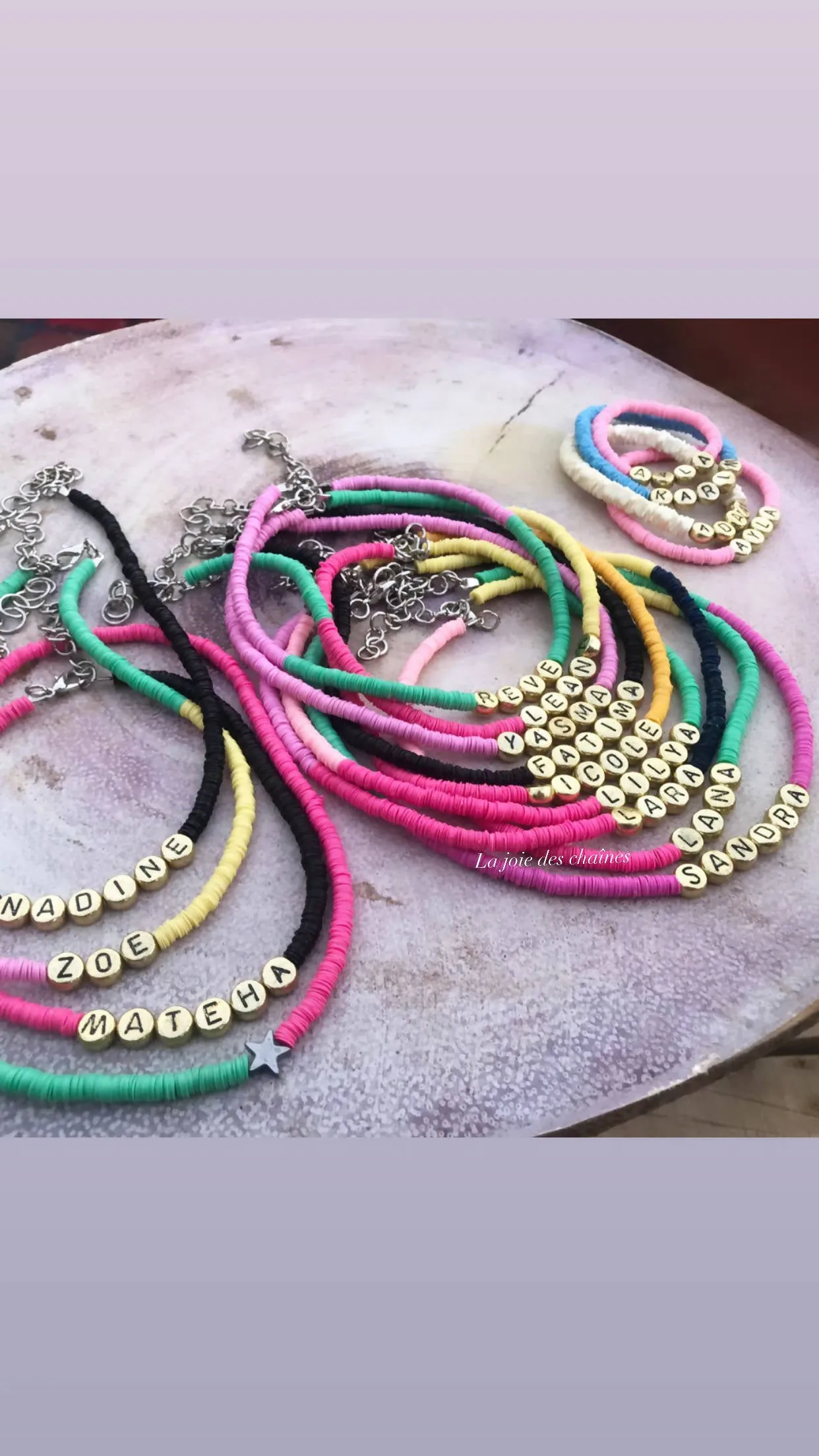 Letters Choker- From la joie des chaînes