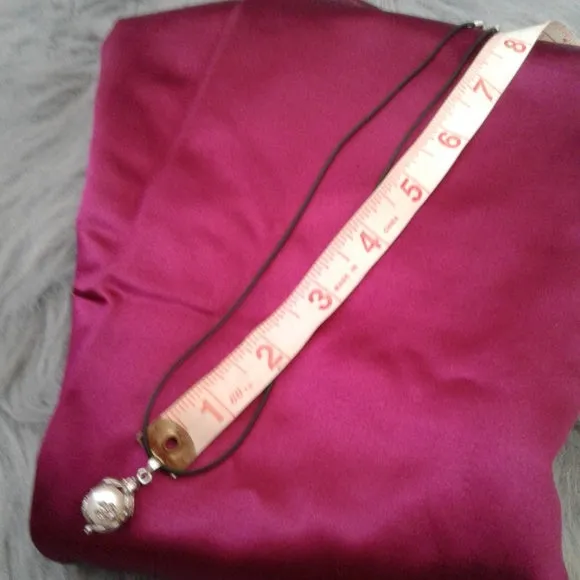 Single real pearl on leather code