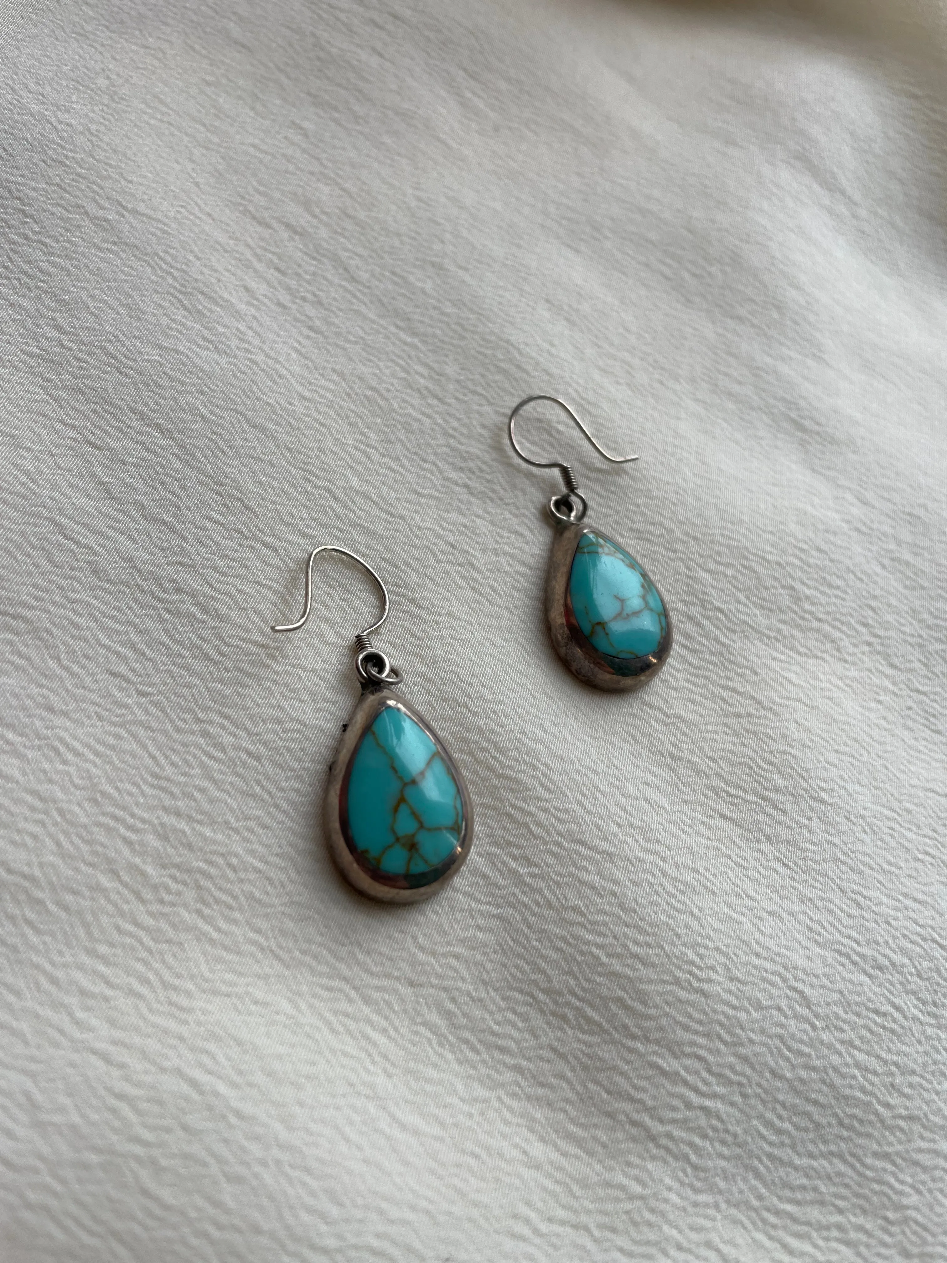 turquoise dangly earrings E151